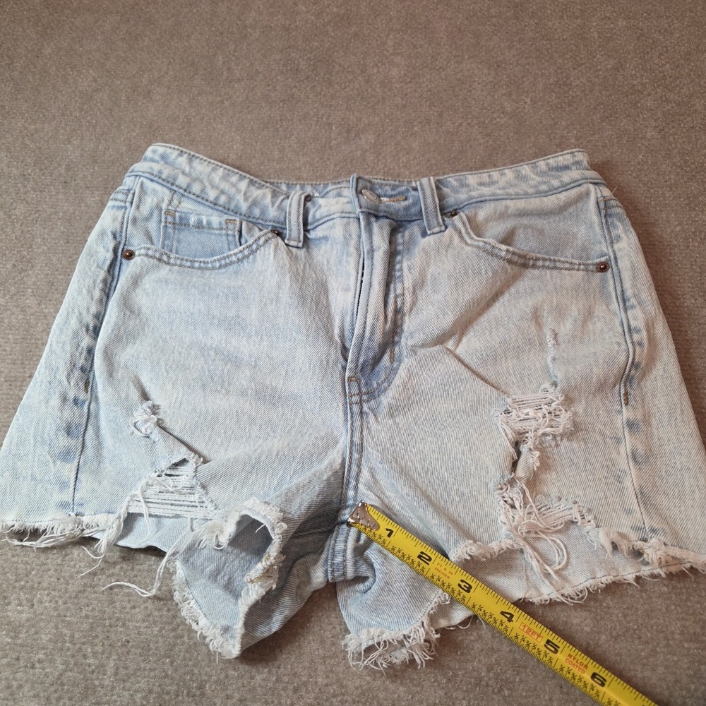 Old Navy OG Straight Women's Light Wash Cut Off Distressed Denim Shorts Size 4 - Picture 2 of 4